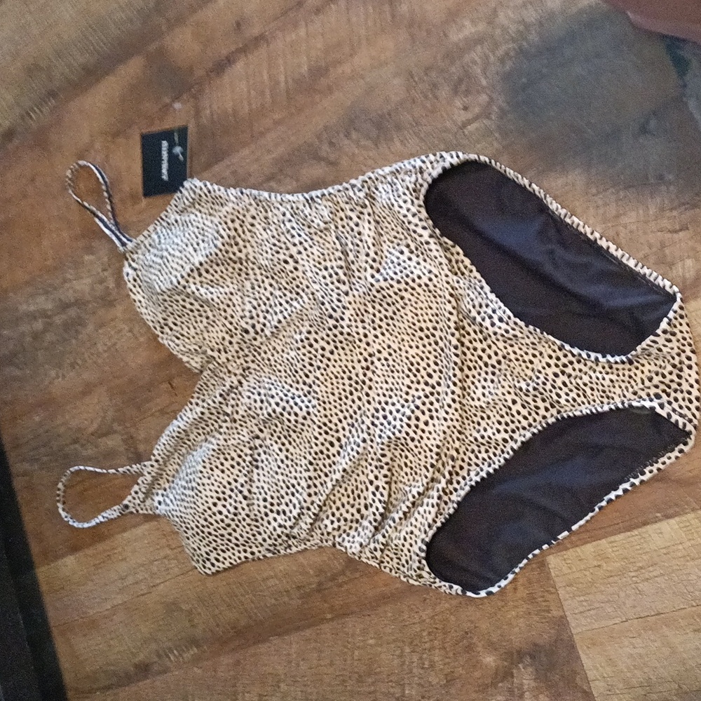 NWT Ellen Tracy Polka Dot Swimsuit